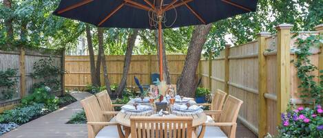 Outdoor dining