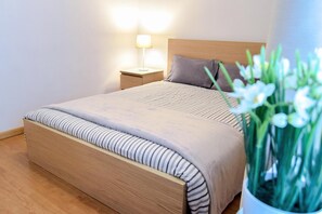 2 chambres, fer et planche à repasser, accès Internet, draps fournis