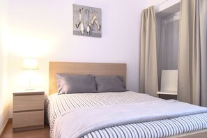 2 chambres, fer et planche à repasser, accès Internet, draps fournis