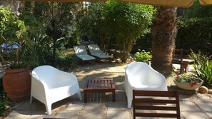 Terrace/patio - STATELY VILLA S. MARGHERITA DI PULA TWO STEPS FROM THE SEA  (Santa Margherita di Pula)