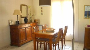 Dining - house / villa - Lezignan Corbières (Lézignan-Corbières)