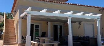 Large private villa with private pool, garden, bbq - LONG TERM RENTAL AVAILABLE.