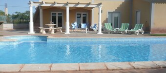 Large private villa with private pool, garden, bbq - LONG TERM RENTAL AVAILABLE.