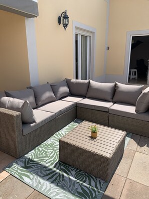 Terrace/patio - Large private villa with private pool, garden, bbq - LONG TERM RENTAL AVAILABLE. (Altura)