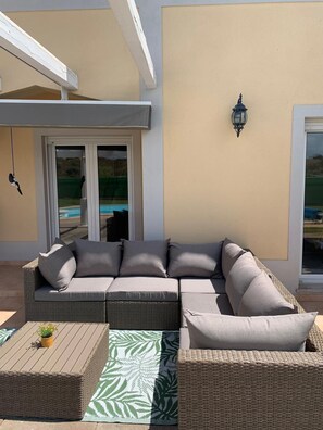 Terrace/patio - Large private villa with private pool, garden, bbq - LONG TERM RENTAL AVAILABLE. (Altura)