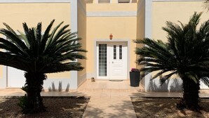 Exterior - Large private villa with private pool, garden, bbq - LONG TERM RENTAL AVAILABLE. (Altura)