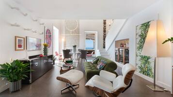 TV, Netflix, servizi in streaming, impianto stereo