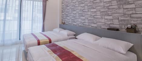 Classic Quadruple Room, 2 Double Beds, Beachfront