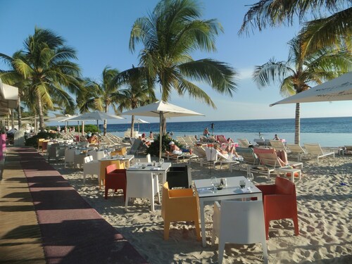 Villa Vista Curacao - First Class Villa with seaview, Palapalounge, private Pool