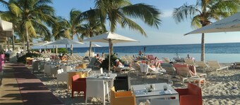 Villa Vista Curacao - First Class Villa with seaview, Palapalounge, private Pool