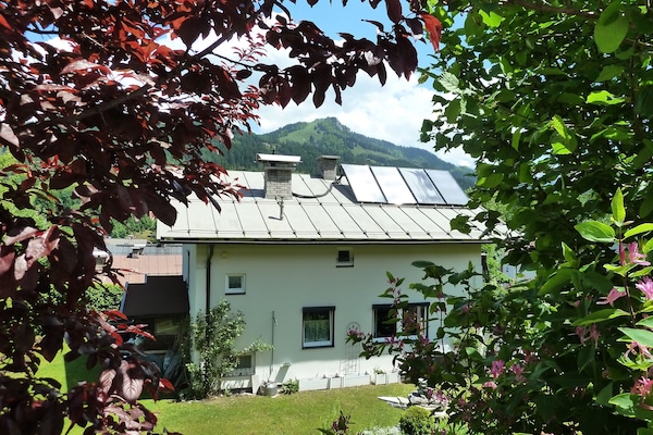 Exklusives Ferienhaus mit großem Garten