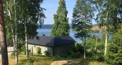 Idyllic vacation home right by the sea<br>