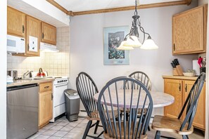 Fridge, microwave, oven, stovetop - Vail Mtn Views and Rooftop Hot Tub LH314 (Vail)