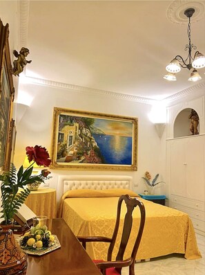 4 bedrooms, in-room safe, desk, soundproofing