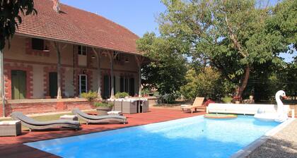 La Prunéloise, a character cottage waiting for you