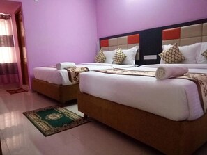 Standard Quadruple Non A/C Room | 1 bedroom, premium bedding, down duvets, in-room safe - Hotel Regal Palace (Cox's Bazar)