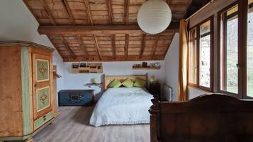 4 habitaciones, tabla de planchar con plancha y wifi gratis