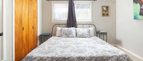 7 habitaciones, wifi gratis y ropa de cama
