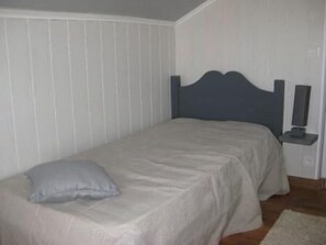 2 chambres, fer et planche à repasser, Wi-Fi gratuit, draps fournis