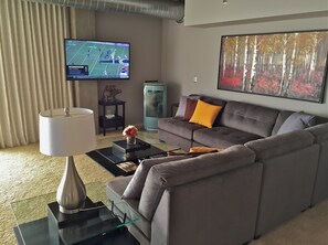 Smart TV, fireplace, DVD player