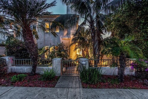 The La Jolla Beach Village Serenity