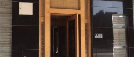 تفاصيل الفندق من الخارج