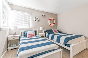 4 chambres, fer et planche à repasser, lit parapluie, Wi-Fi gratuit