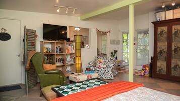 1 bedroom, iron/ironing board, free WiFi, bed sheets