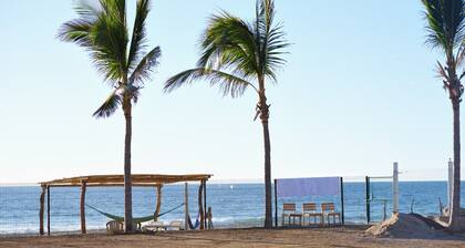 Cerritos Beach Palace Casa Gaia , Entire Home w/ Private access to Surf & Swim
