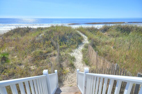 Ocean Front Condo - Beautiful beach and views