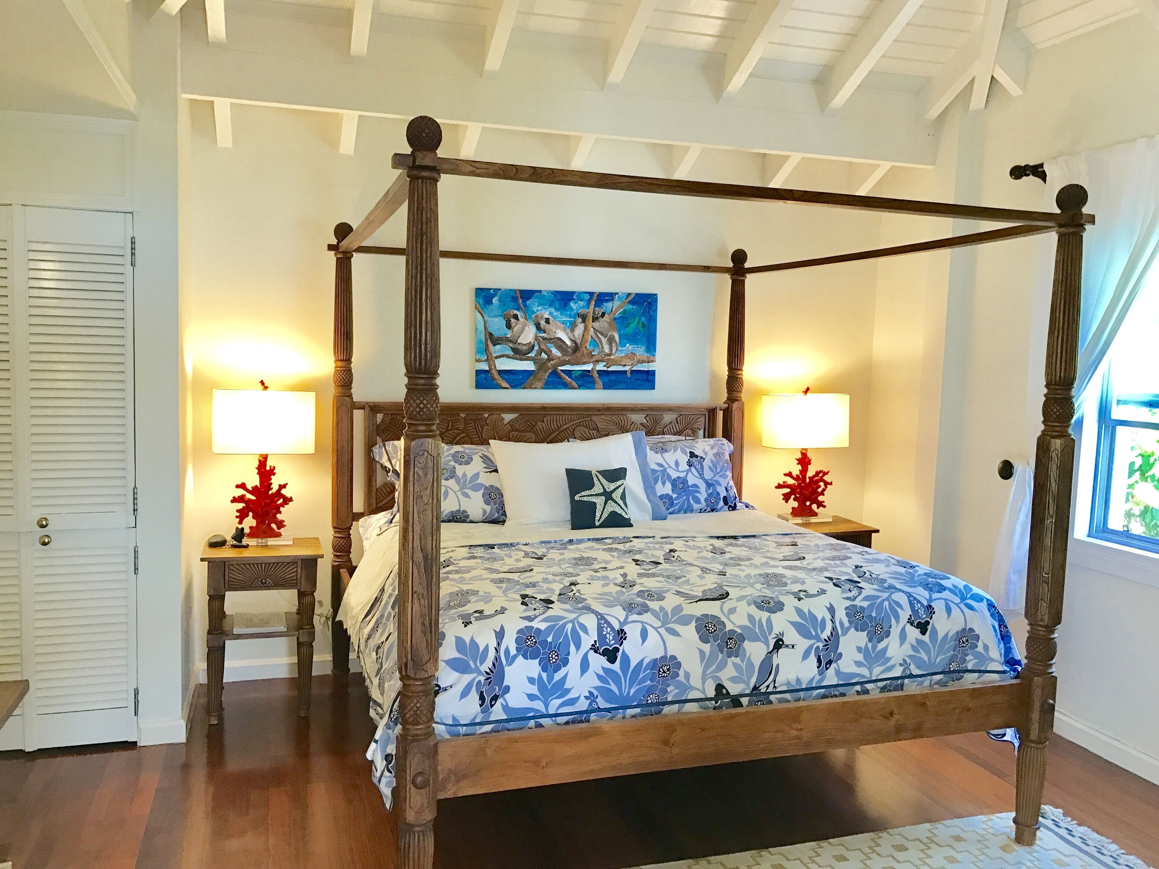 1 多间卧室、客房内保险箱、办公桌、免费 WiFi