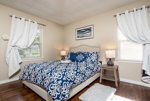 3 bedrooms, desk, iron/ironing board, WiFi