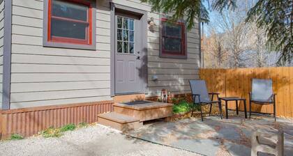 Coal Creek - Stunning 1 bedroom home less than a b