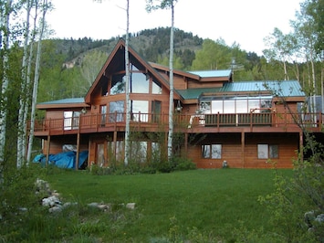 Spectacular vacation home in beautiful Star Valley, Wyoming. Book It today.