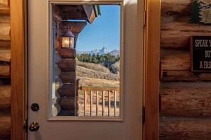 Interior - BEST Teton Views: The Ultimate Log Cabin Retreat (Tetonia)