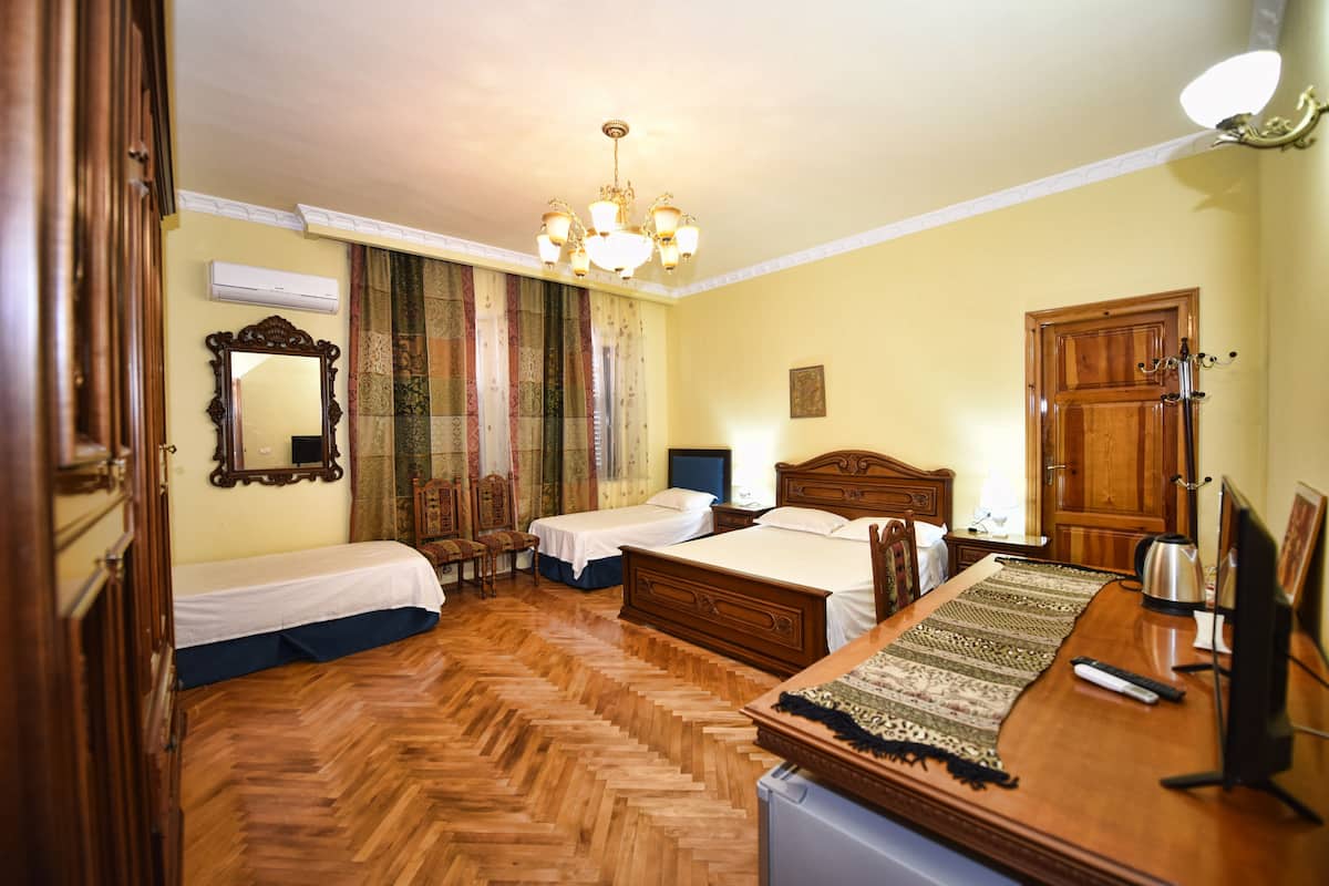Superior Family Room (2) | 遮光窗帘、隔音、免费 WiFi、床单