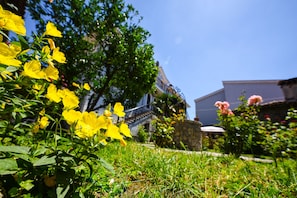 Exterior detail - Rose Garden Hotel (Shkodër)