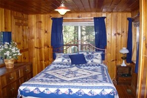 4 chambres, bureau, fer et planche à repasser, lit parapluie