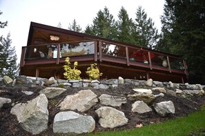 Exterior detail - Cozy Upscale Getaway - Fantastic Location (Gibsons)