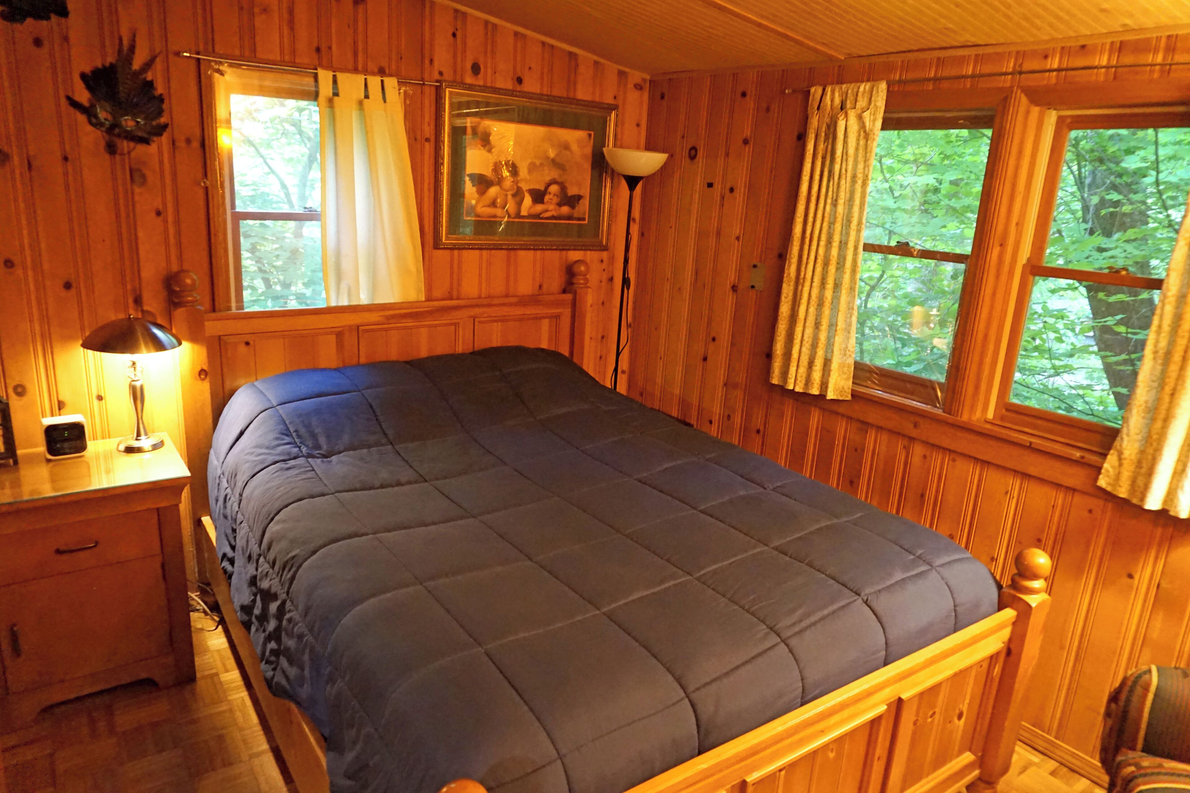 2 bedrooms, desk, free WiFi, bed sheets