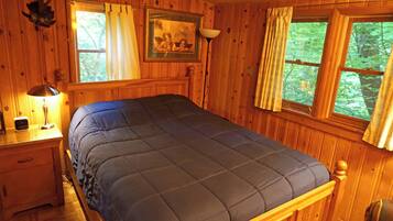 2 bedrooms, desk, free WiFi, bed sheets