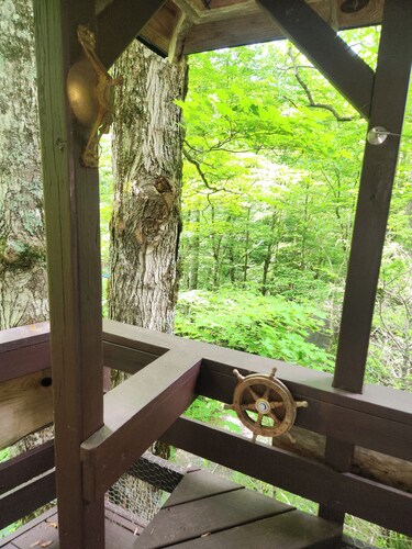 Peaceful Mountain Cottage, Deck with Gazebo