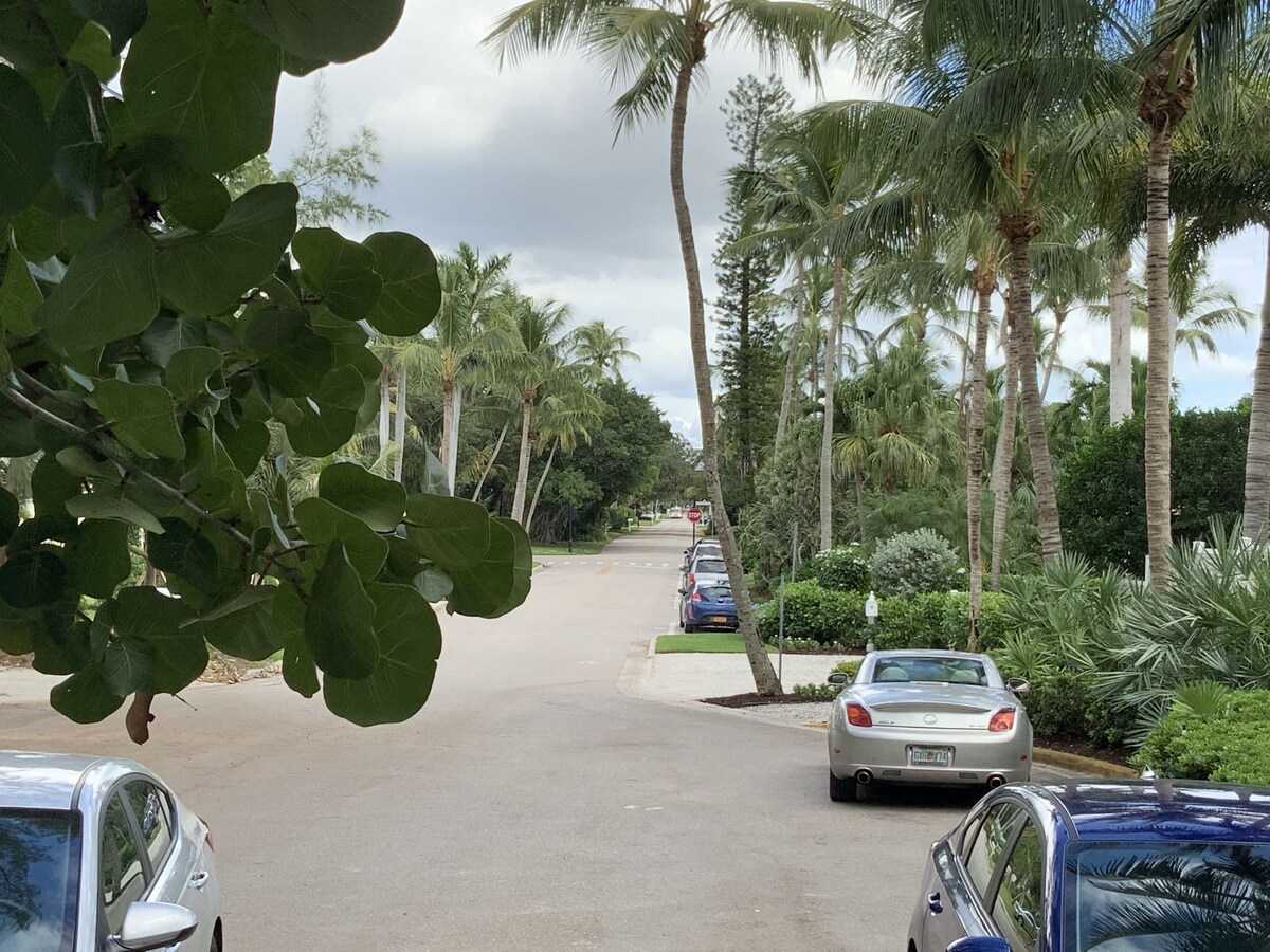 Photo 13 of Romance on 3rd St South Old Naples
