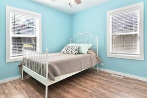 2 chambres, lit parapluie, Wi-Fi gratuit, draps fournis