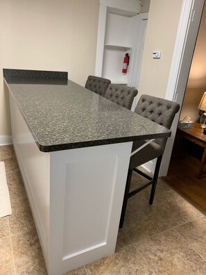 Meeting facility - New!!! Great Remodeled 2 Bedroom. Walk to the Square! (Wadsworth)