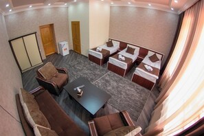 Desk, blackout drapes, free WiFi, bed sheets