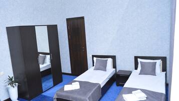 Standard Twin Room | Desk, blackout drapes, free WiFi, bed sheets