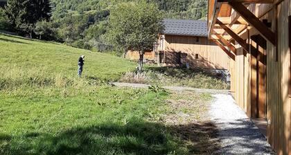 Chalet indépendant 4-10 personnes, 145m2 , 4 chambres, proche Station Valmorel