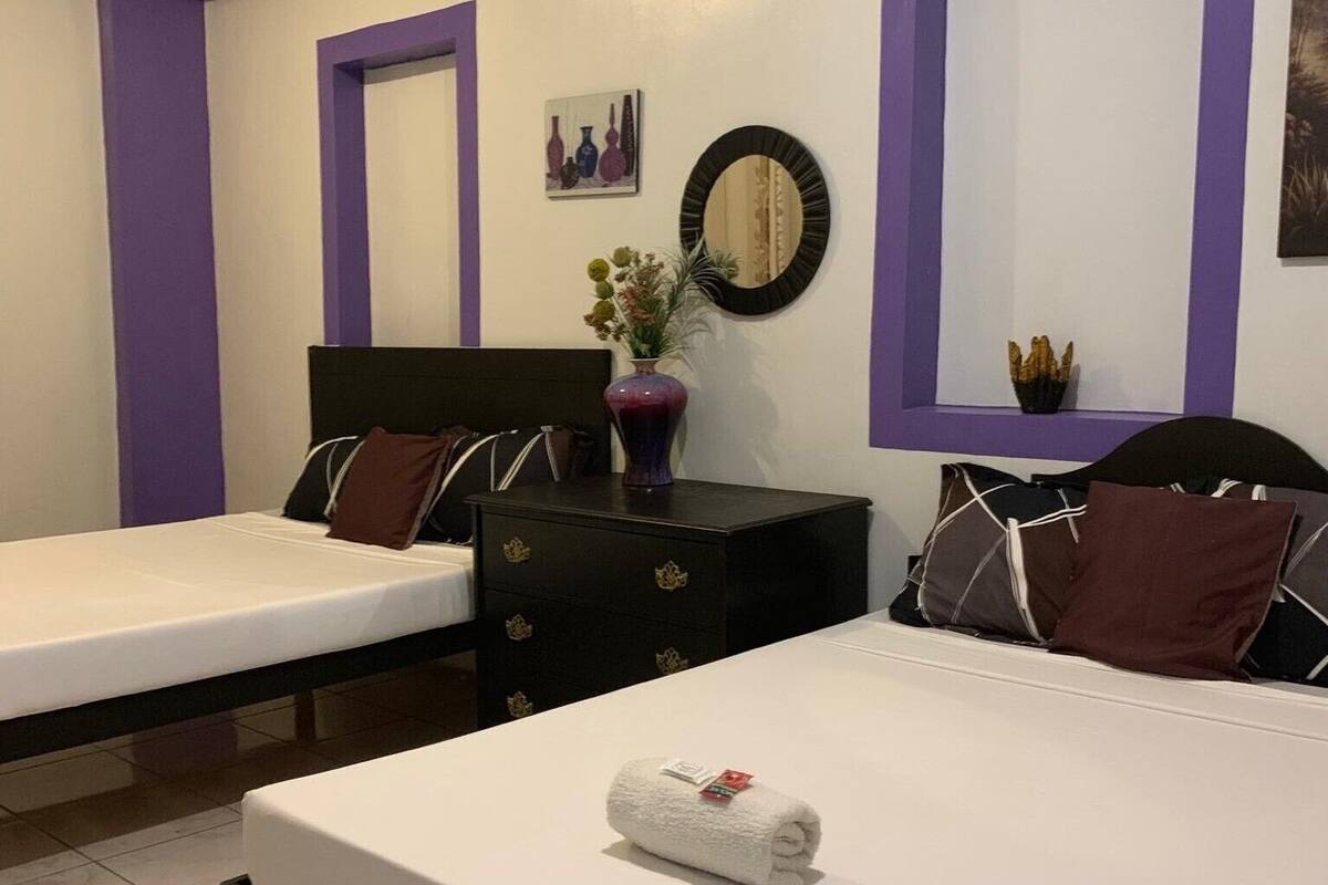 Deluxe Room | In-room safe, desk, WiFi (free), individually decorated