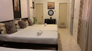 Family Room, Non Smoking | In-room safe, individually decorated, individually furnished, desk